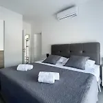 Ela With Heated Pool *