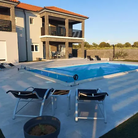 빌라 Ela With Heated Pool Murvica (Policnik)