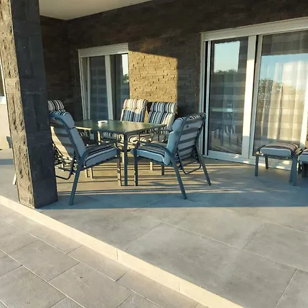 Villa Ela With Heated Pool