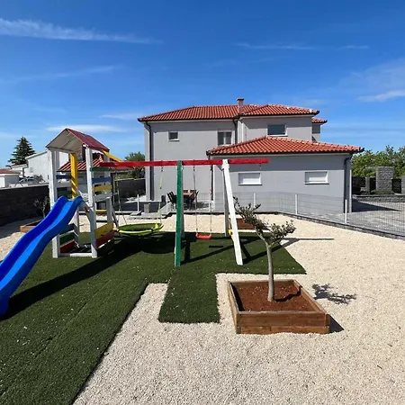 Vila Ela With Heated Pool Murvica (Policnik)