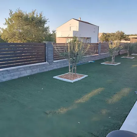 Ela With Heated Pool *