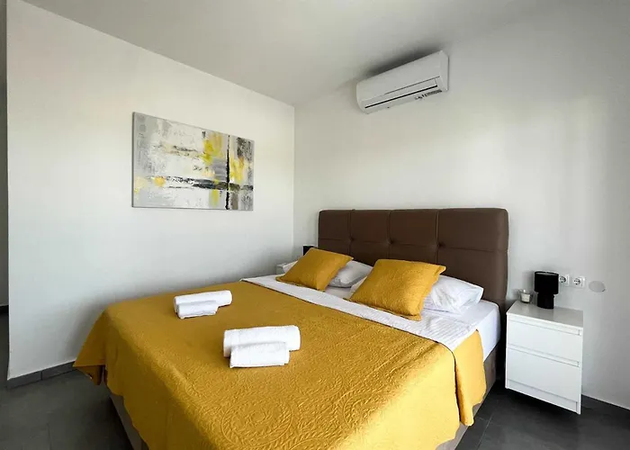 Villa Ela With Heated Pool *