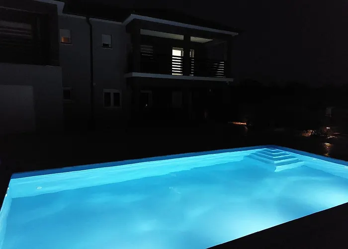 Ela With Heated Pool * Murvica (Policnik)