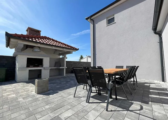 Ela With Heated Pool Villa Murvica (Policnik)