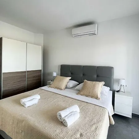 Ela With Heated Pool Вилла